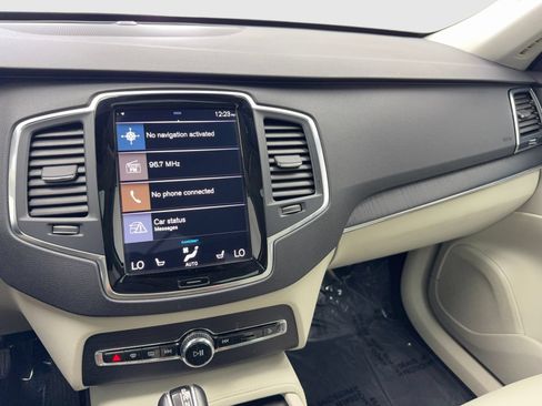 Used 2020 Volvo XC90 T5 Momentum w/ Protection Package Premier FWD image 24