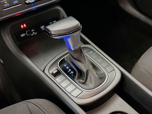 Used 2025 Hyundai Kona SEL image 25