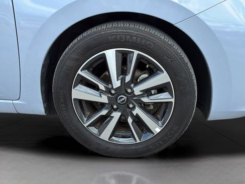 Used 2025 Nissan Versa SV FWD image 31