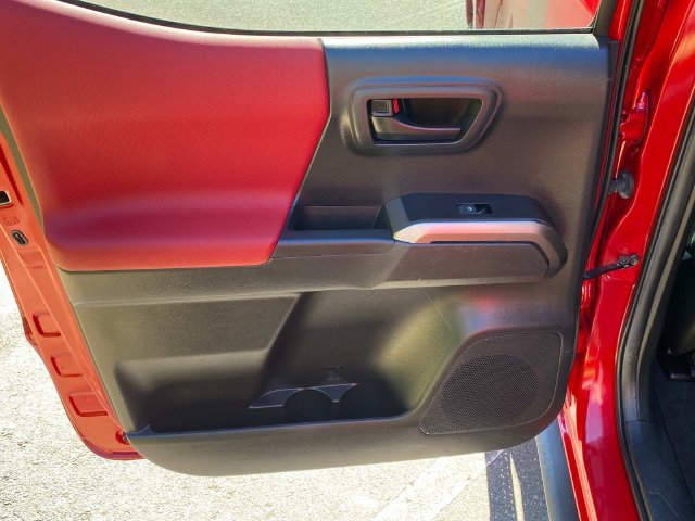Used 2022 Toyota Tacoma SR5 w/ Technology Package RWD image 10