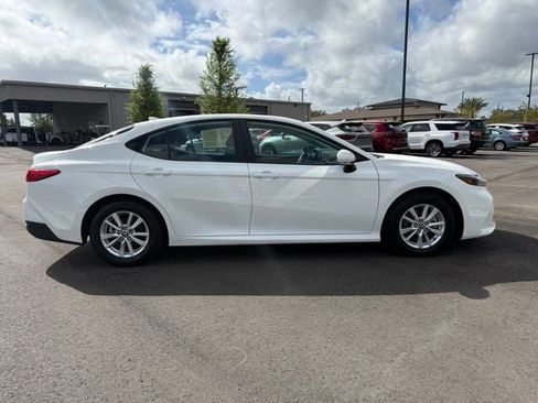Used 2026 Toyota Camry LE FWD image 7