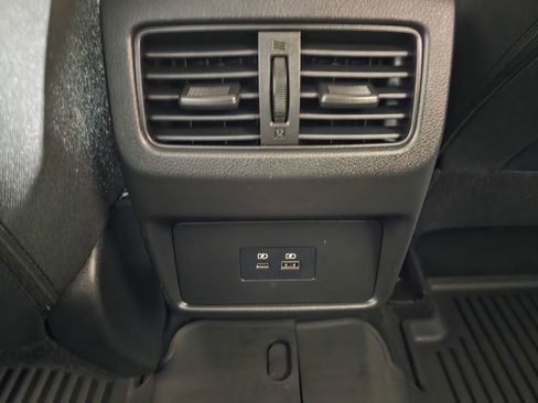 Used 2023 Nissan Rogue SV AWD/4WD image 19