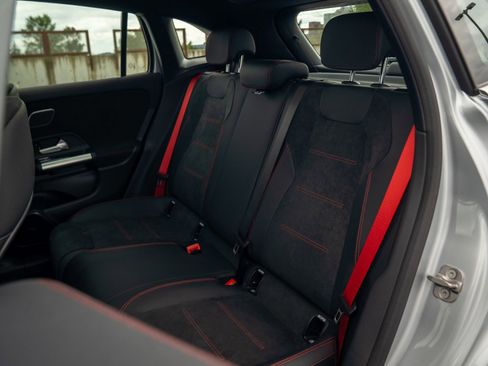 Used 2025 Mercedes-Benz GLA 35 AMG 4MATIC image 19
