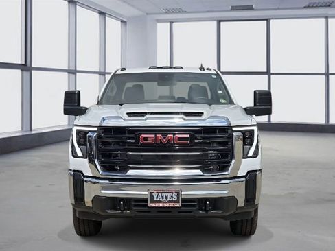Used 2024 GMC Sierra 2500 Pro image 2
