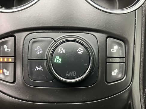 Certified 2024 GMC Terrain SLT image 16