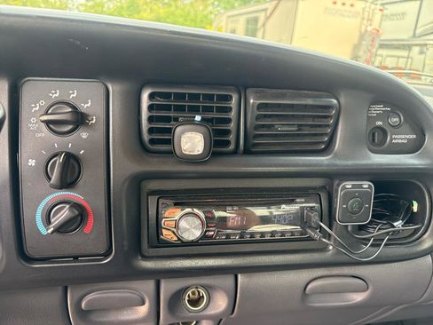 Used 2001 Dodge Ram 1500 Truck 2WD Regular Cab image 12