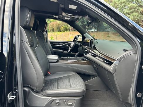 Used 2024 Cadillac Escalade Sport Platinum w/ Heavy-Duty Trailer Package AWD/4WD image 51