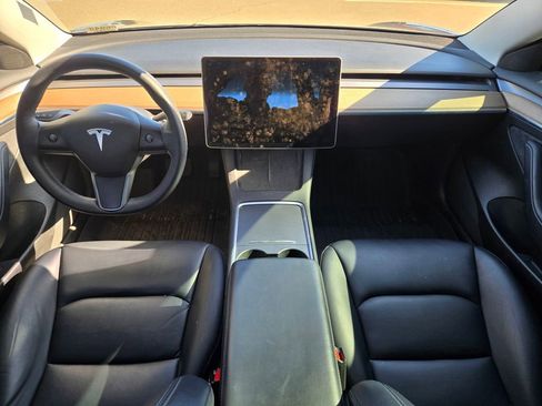 Used 2021 Tesla Model Y Long Range image 11