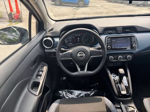 Used 2025 Nissan Versa SV FWD image 32