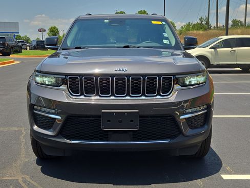 Used 2023 Jeep Grand Cherokee 4WD 4xe image 3
