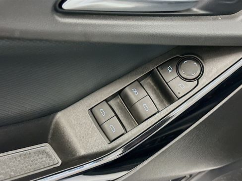 Used 2025 Chevrolet Equinox LT w/ Convenience Package II image 15