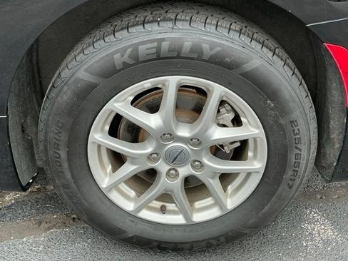 Used 2024 Chrysler Pacifica Touring-L FWD image 9