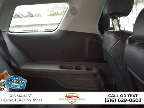 Used 2025 Kia Carnival FWD image 34