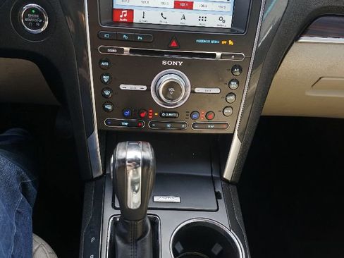 Used 2018 Ford Explorer Limited w/ Equipment Group 301A image 10