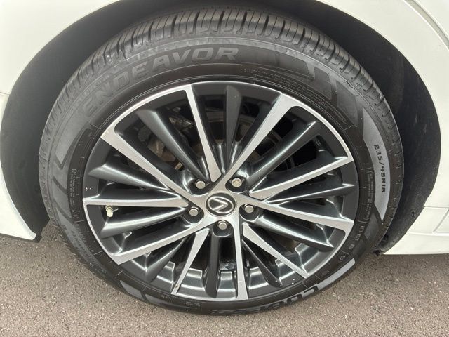 Used 2024 Lexus ES 350 w/ Premium Package FWD image 12