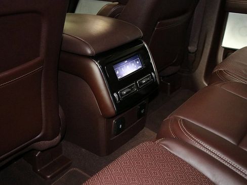 Used 2023 Lincoln Aviator Black Label w/ Class IV Trailer Tow Package image 16