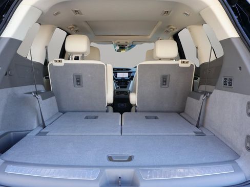 Certified 2025 Cadillac XT6 Premium Luxury image 19