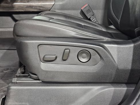 Used 2023 Chevrolet Silverado 1500 LTZ AWD/4WD image 24