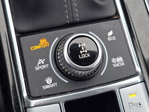 Used 2022 Kia Telluride SX w/ SX Prestige Package image 10