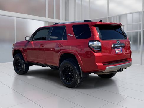 Used 2017 Toyota 4Runner TRD Off-Road Premium AWD/4WD image 4