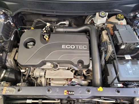 Used 2018 Chevrolet Equinox LS FWD image 30