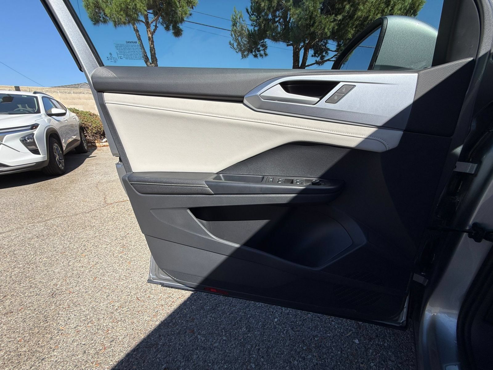 Used 2026 Volkswagen Taos SE FWD image 18