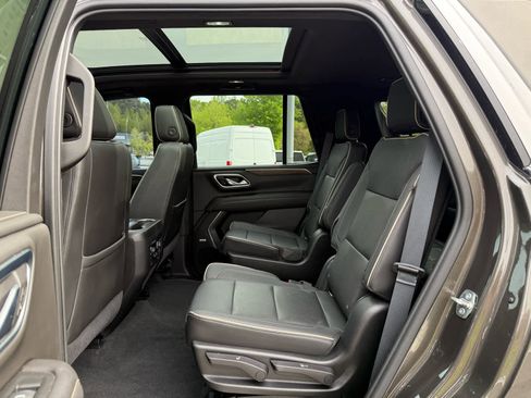Used 2021 Chevrolet Tahoe Premier w/ Premium Package AWD/4WD image 23