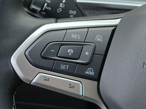 Certified 2025 Volkswagen Tiguan S FWD image 26