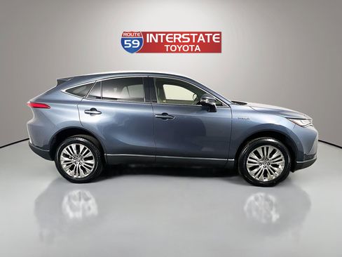 Certified 2021 Toyota Venza XLE w/ Softex Package AWD/4WD image 8