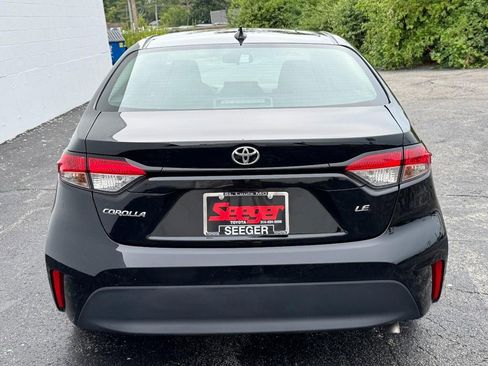 Used 2025 Toyota Corolla LE image 8