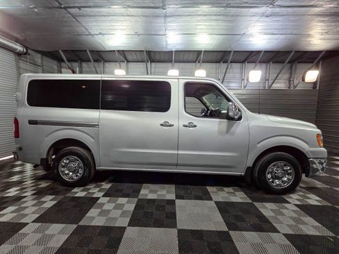 Used 2018 Nissan NV 3500 SV w/ Navigation Package RWD image 9