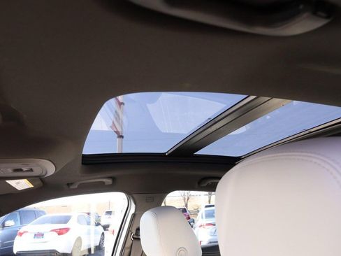 Used 2018 Chevrolet Impala Premier w/ Premier Confidence Package image 8