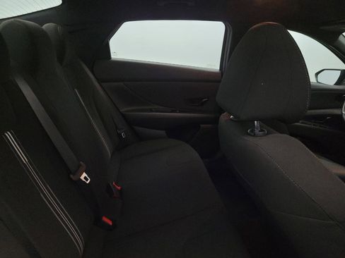 Used 2025 Hyundai Elantra Sport FWD image 19