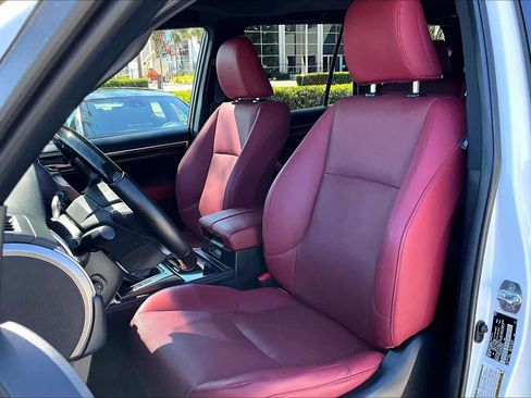 Used 2023 Lexus GX 460 Premium w/ Premium Package image 8