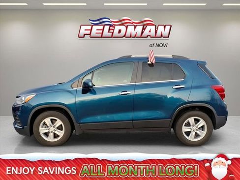 Used 2020 Chevrolet Trax LT w/ LT Convenience Package image 2