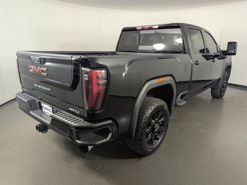 Used 2025 GMC Sierra 2500 AT4 w/ Technology Package image 8