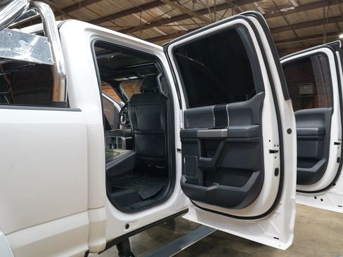 Used 2019 Ford F350 Platinum w/ Platinum Ultimate Package AWD/4WD image 40