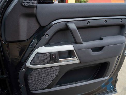 Used 2023 Land Rover Defender 110 S image 58