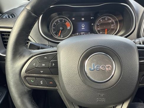 Used 2019 Jeep Cherokee Trailhawk w/ Cold Weather Group AWD/4WD image 28