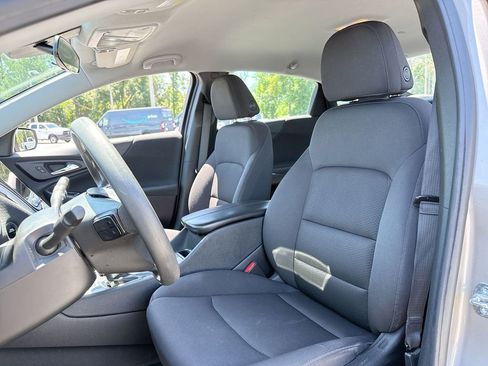 Used 2023 Chevrolet Malibu LT FWD image 14