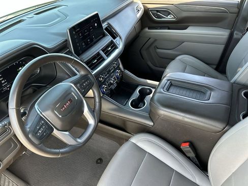 Used 2023 GMC Yukon SLT image 10