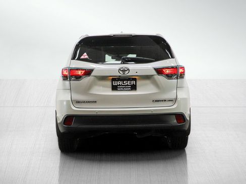 Used 2016 Toyota Highlander Limited image 4