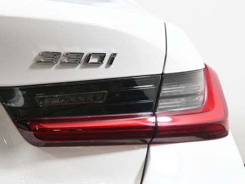 Used 2023 BMW 330i xDrive Sedan w/ Premium Package AWD/4WD image 13