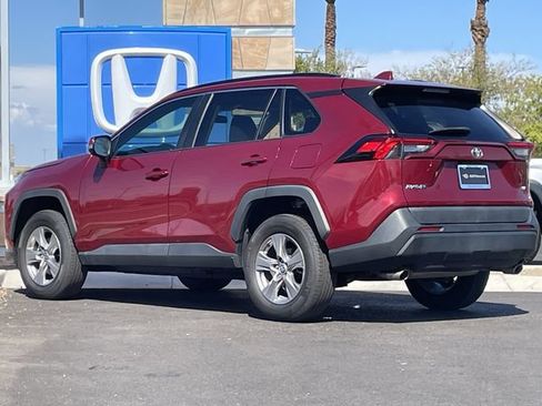 Used 2022 Toyota RAV4 XLE FWD image 5