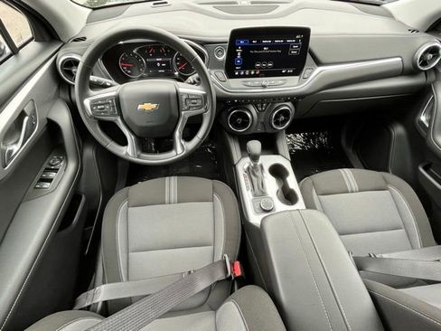 Used 2025 Chevrolet Blazer LT image 10