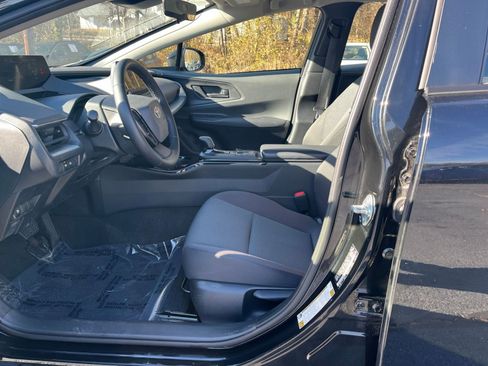 Used 2025 Toyota Prius LE image 21