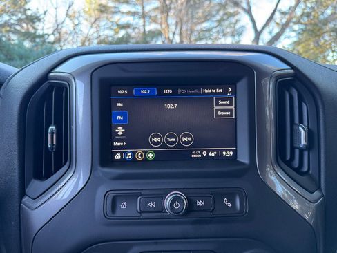 Used 2024 Chevrolet Silverado 2500 Custom w/ Custom Value Package image 15