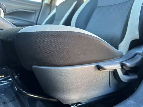 Used 2020 Nissan Versa SV image 14