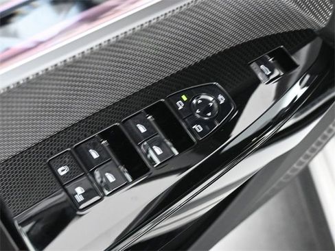 New 2026 BMW 750e xDrive w/ Premium Package image 13