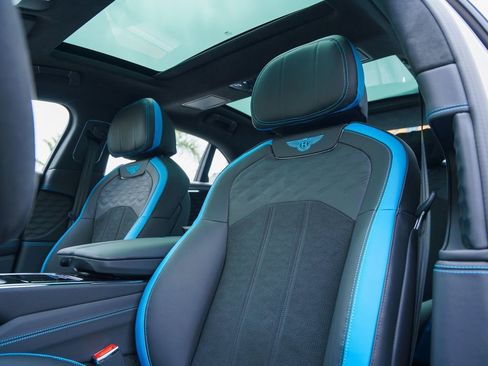 Used 2025 Bentley Flying Spur Plug-In Hybrid AWD/4WD image 8